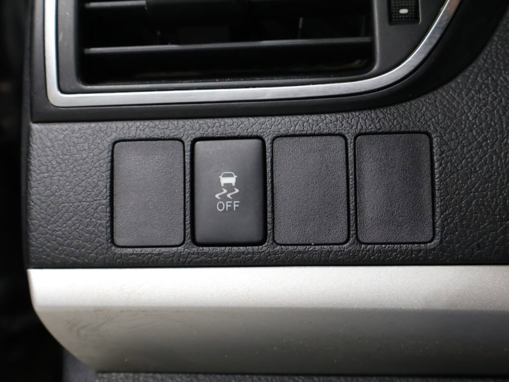 Used 2015 Toyota Camry SE image 25