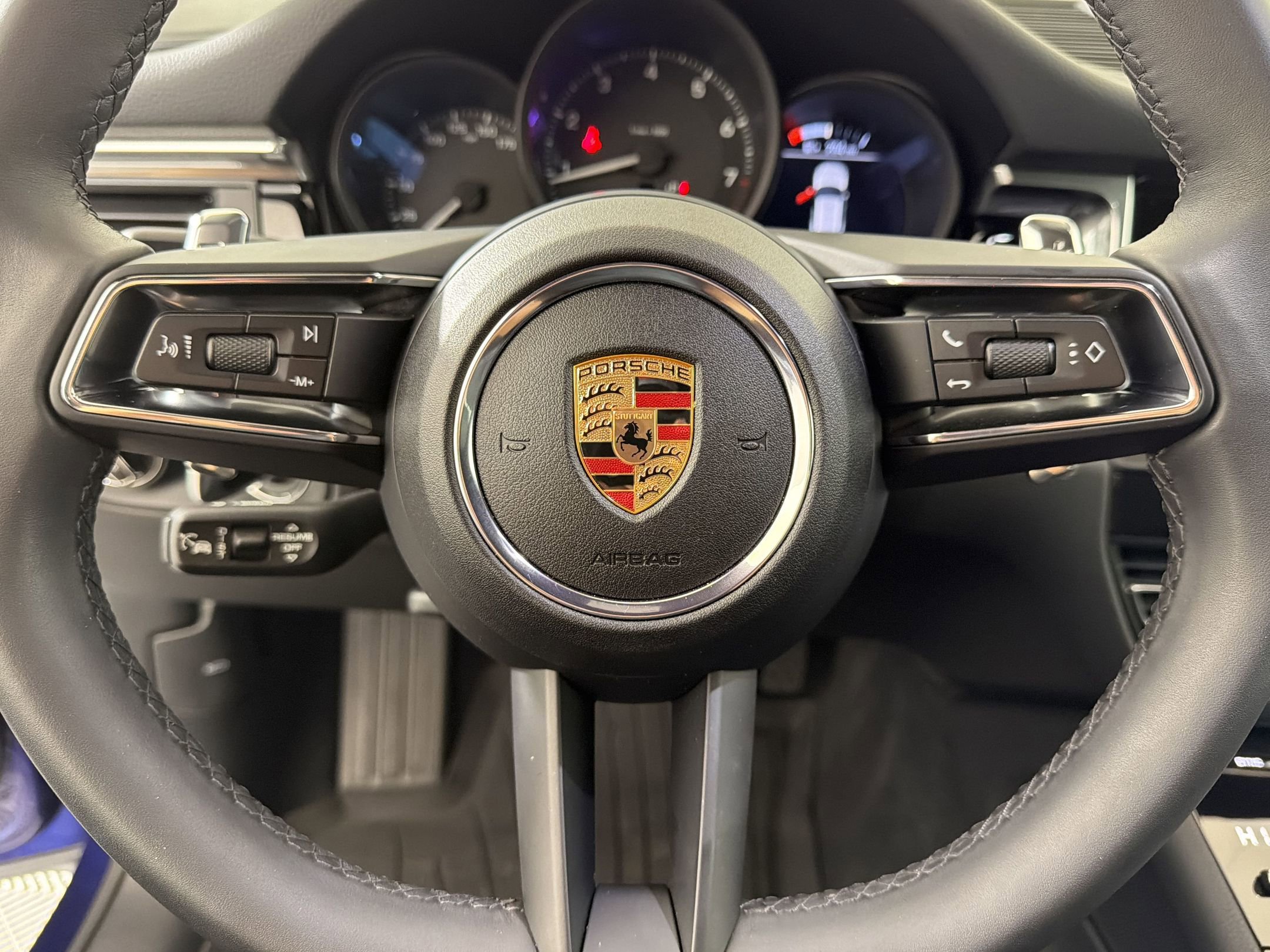 Used 2025 Porsche Macan image 20