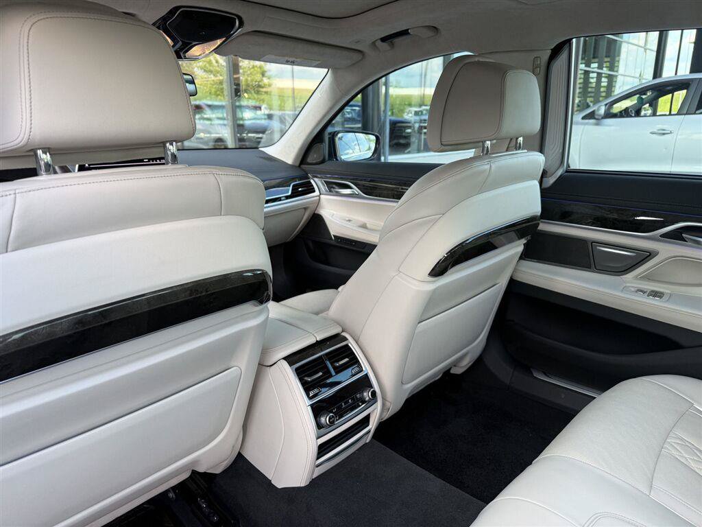 Used 2021 BMW 740i xDrive w/ Premium Package AWD/4WD image 13