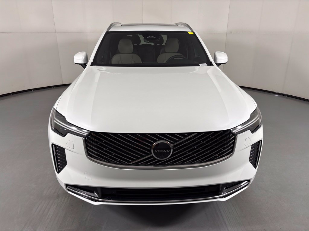 New 2026 Volvo XC90 B6 Plus w/ Protection Package Premier AWD/4WD image 3