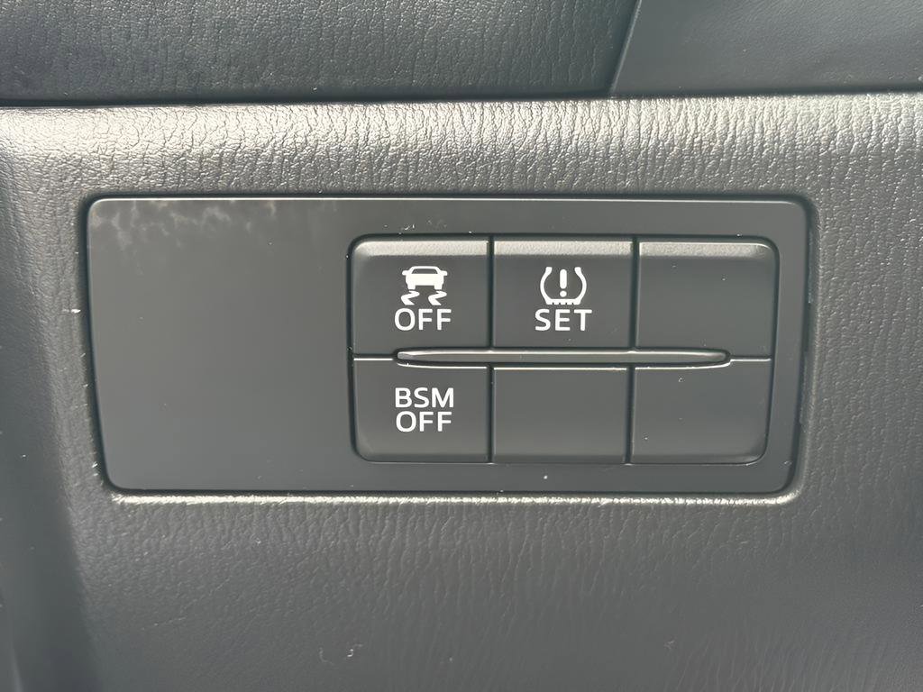 Used 2014 MAZDA MAZDA3 i Touring FWD image 25