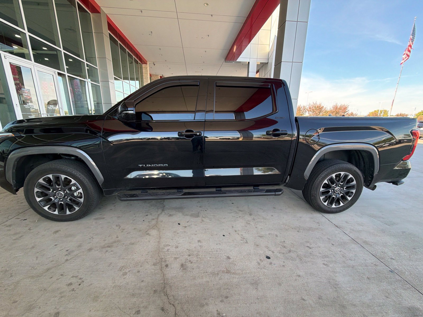 Used 2024 Toyota Tundra Limited w/ Power Package AWD/4WD image 15
