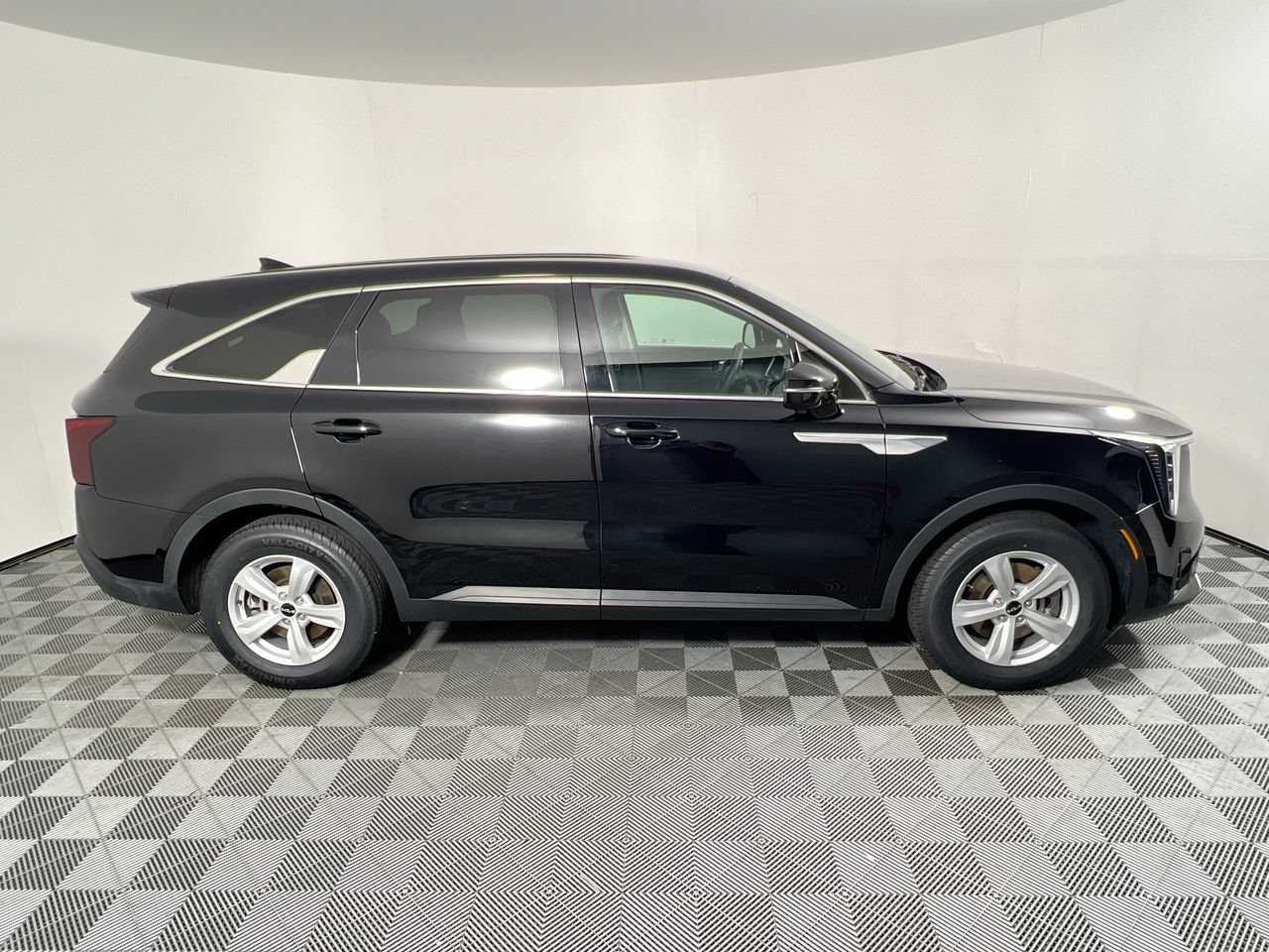New 2026 Kia Sorento LX FWD image 2