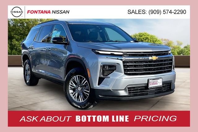 Used 2025 Chevrolet Traverse LT