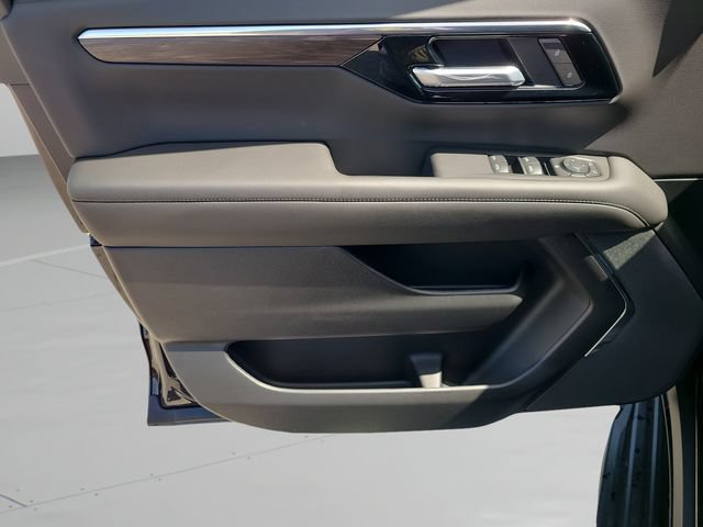 New 2026 Chevrolet Suburban LS w/ LPO, Dark Essentials Package RWD image 18