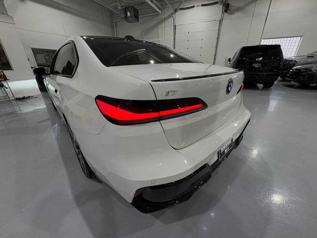Used 2024 BMW i7 xDrive60 image 53