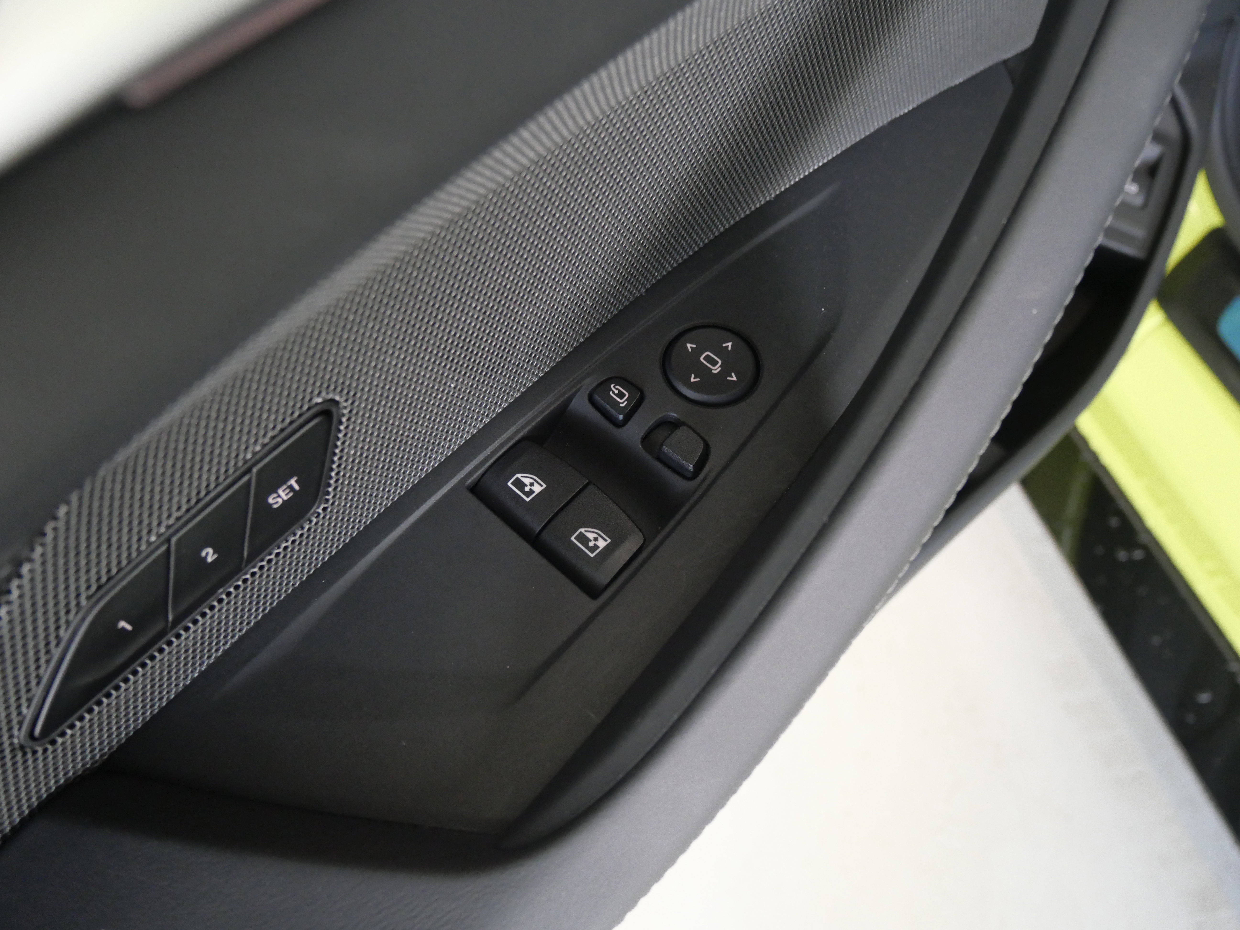 Used 2025 BMW M4 Competition w/ Parking Assistance Package image 13