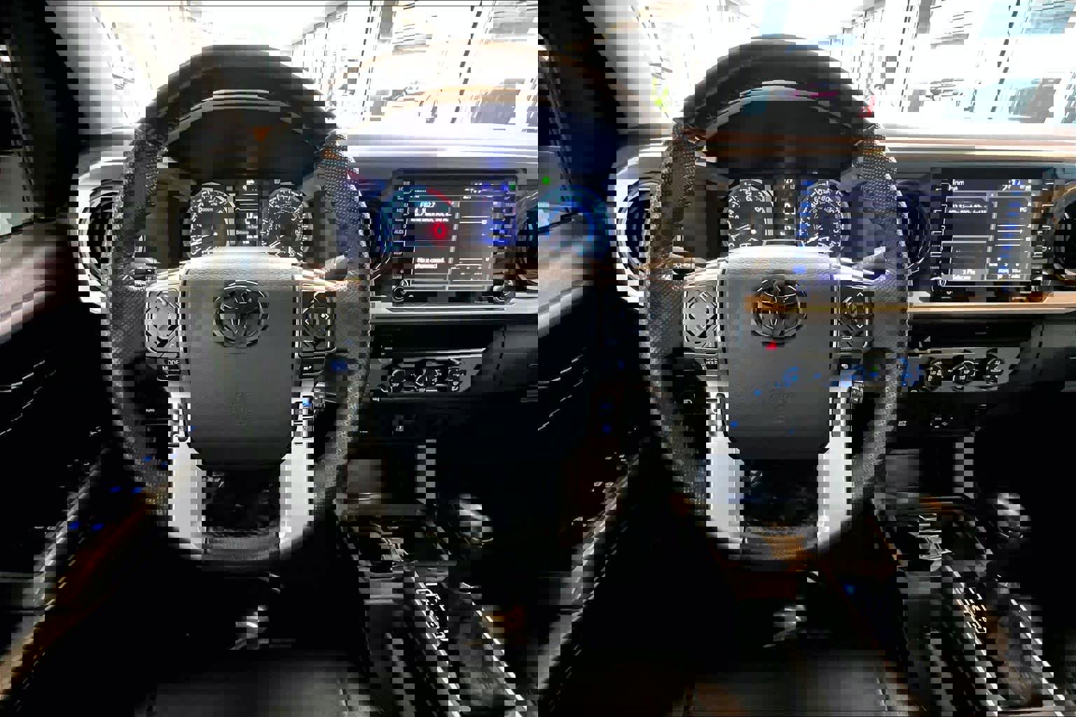 Used 2020 Toyota Tacoma SR5 image 6