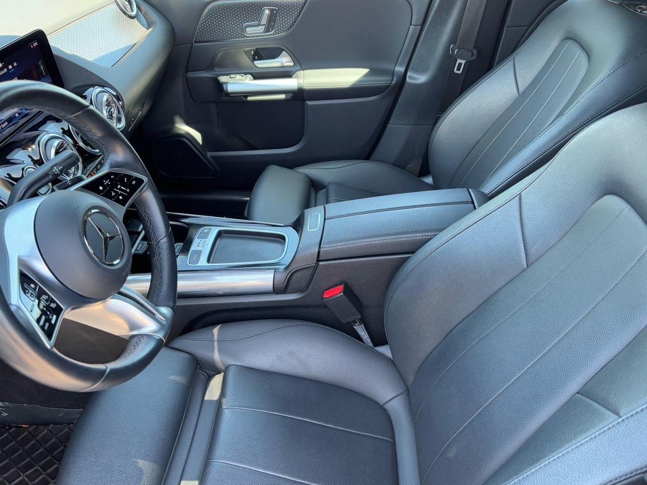 Used 2025 Mercedes-Benz GLA 250 4MATIC image 17