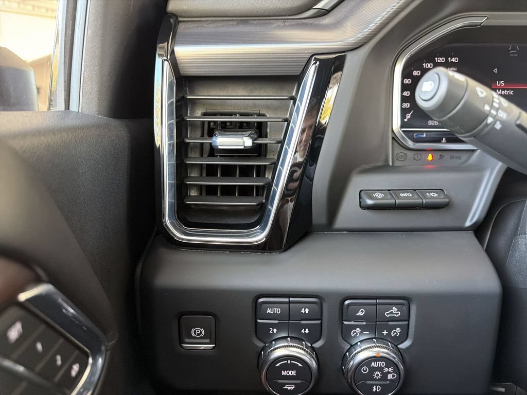 Certified 2024 GMC Sierra 3500 Denali Ultimate AWD/4WD image 19