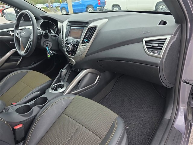 Used 2016 Hyundai Veloster w/ Option Group 02 image 9