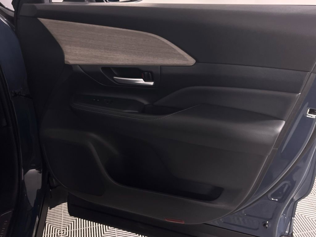 Used 2025 Toyota Grand Highlander FWD image 29