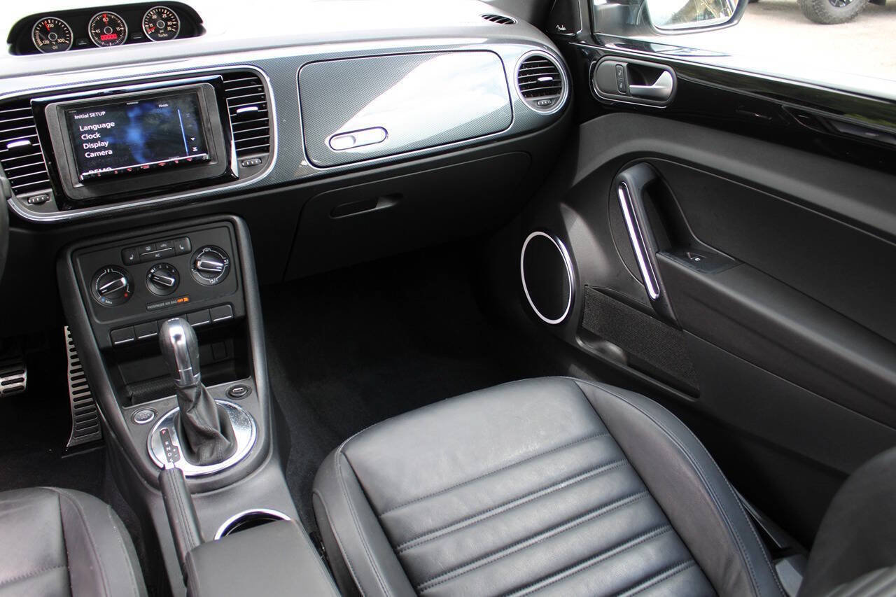 Used 2012 Volkswagen Beetle 2.0T FWD image 19