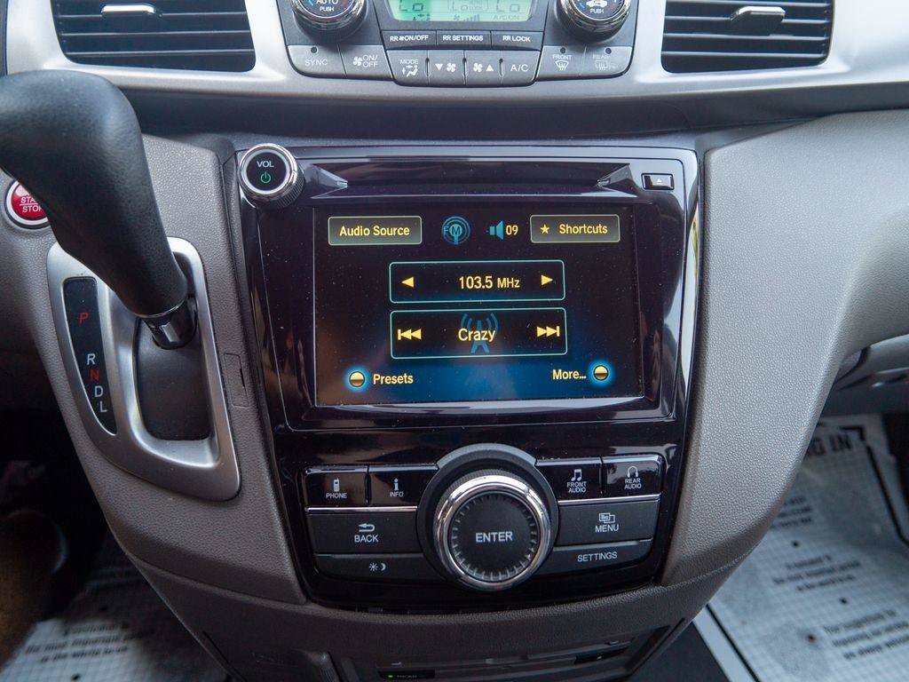 Used 2016 Honda Odyssey SE image 25