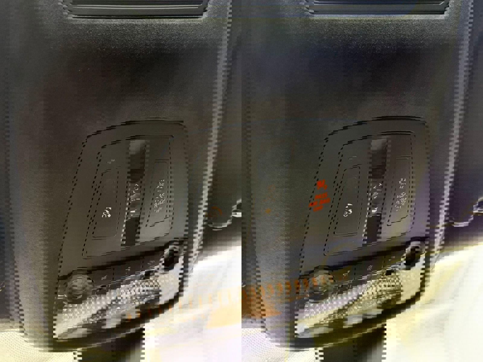 Used 2013 BMW 750Li LWB image 32