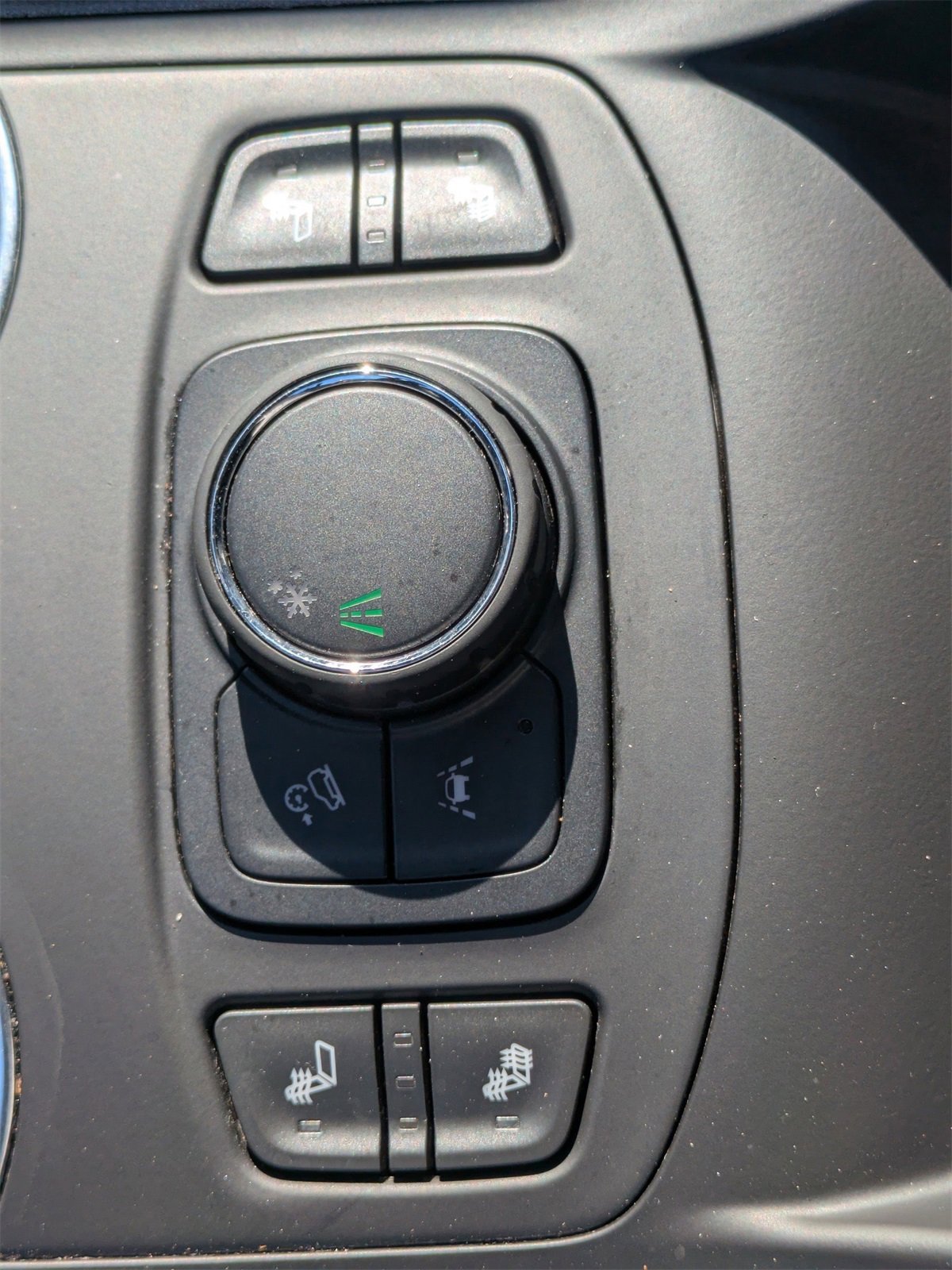 Used 2023 GMC Terrain SLT image 24