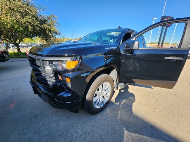 Used 2025 Chevrolet Silverado 1500 Custom RWD image 2