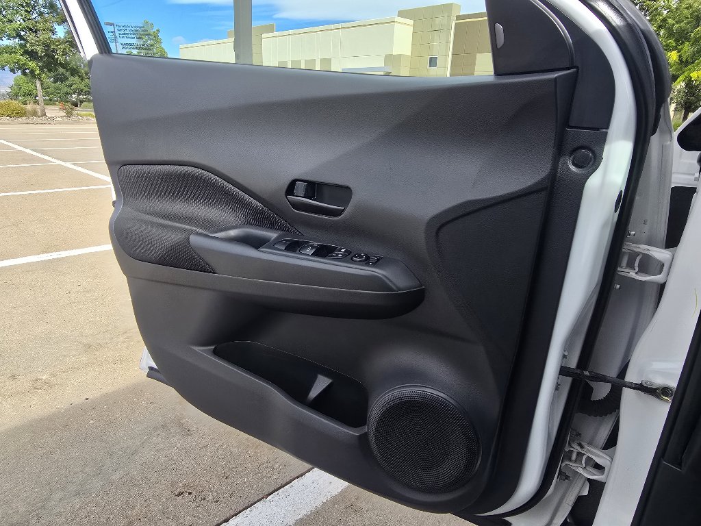 Used 2021 Nissan Kicks S FWD image 17