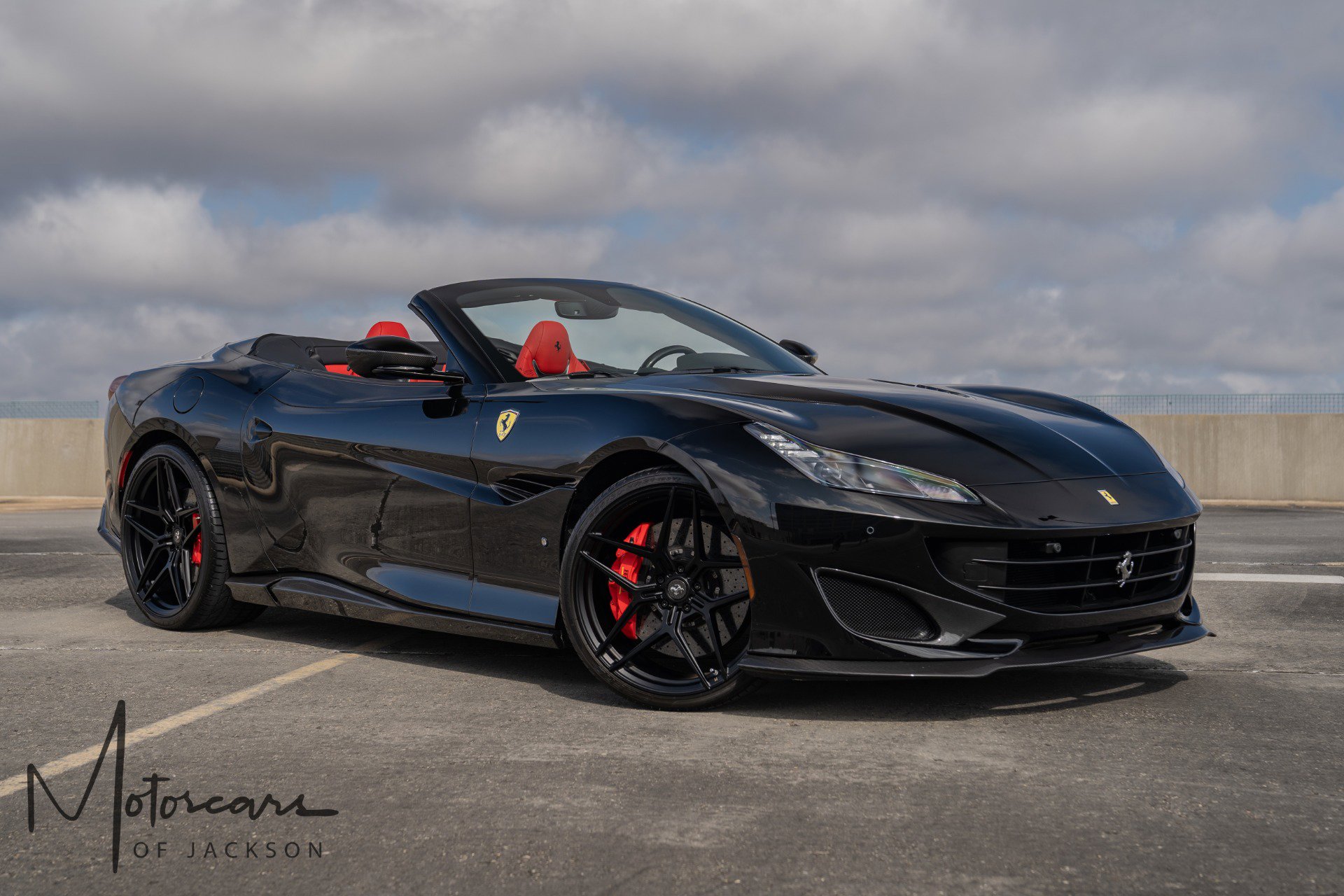 Used 2019 Ferrari Portofino image 3