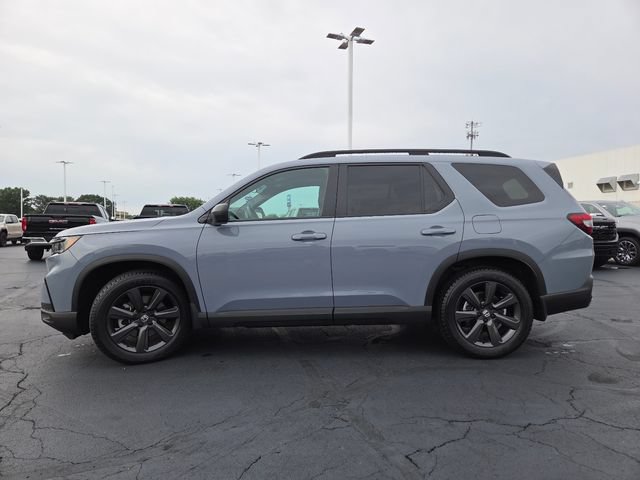 Used 2025 Honda Pilot Sport image 13