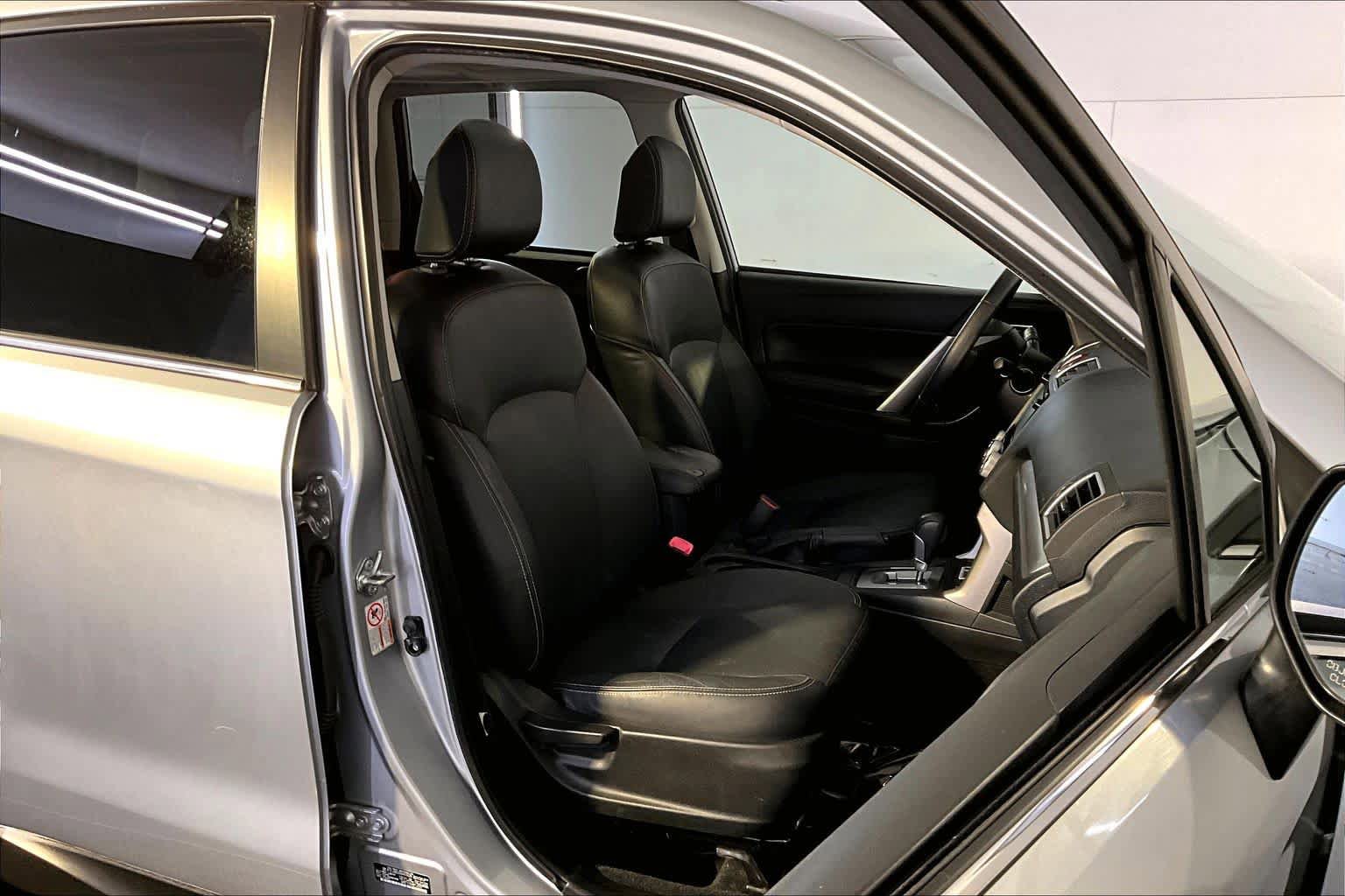 Used 2016 Subaru Forester 2.5i Limited AWD/4WD image 8