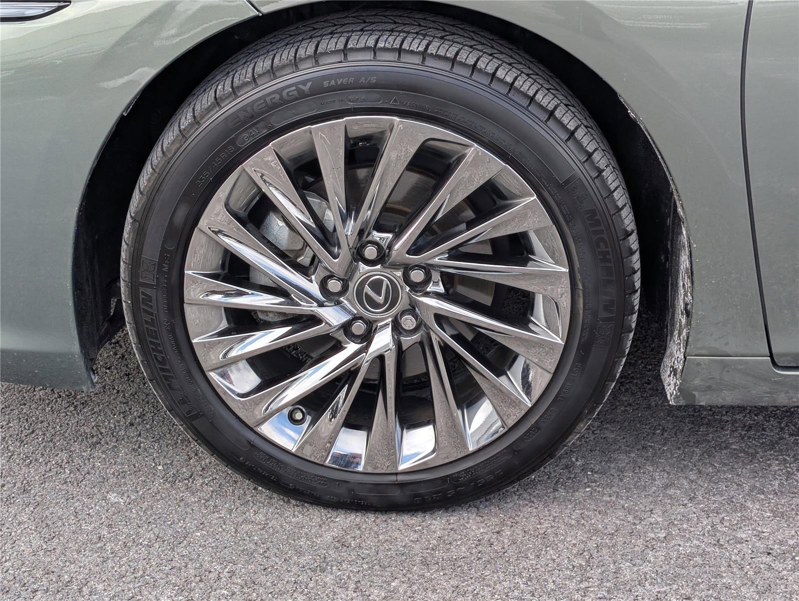 Used 2024 Lexus ES 350 w/ Technology Package image 10