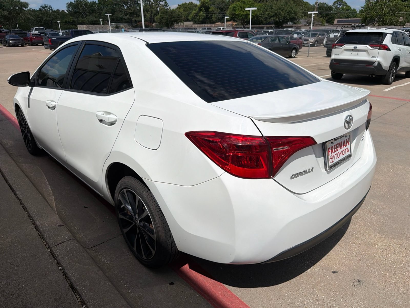Used 2019 Toyota Corolla SE FWD image 6