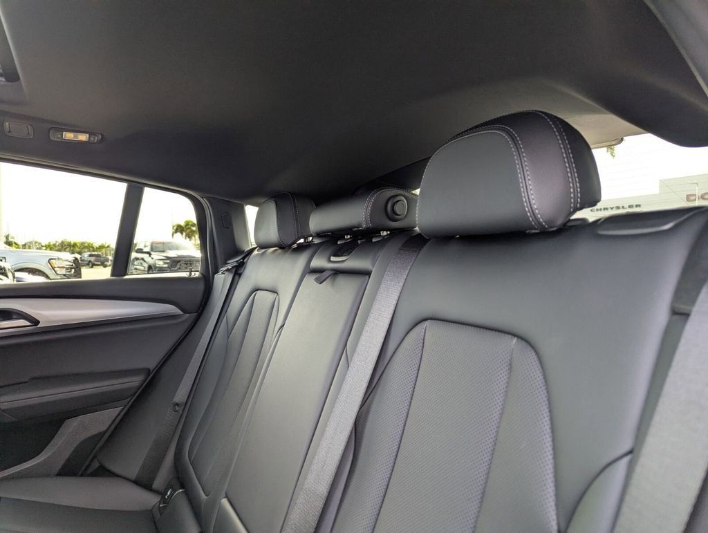Used 2023 BMW X4 xDrive30i w/ Convenience Package image 17