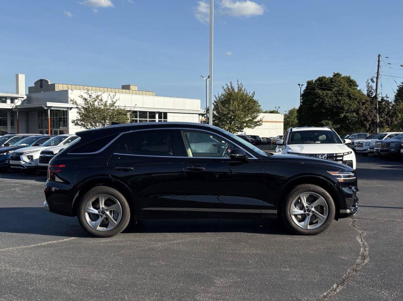 Used 2026 Genesis GV70 2.5T Select AWD/4WD image 4