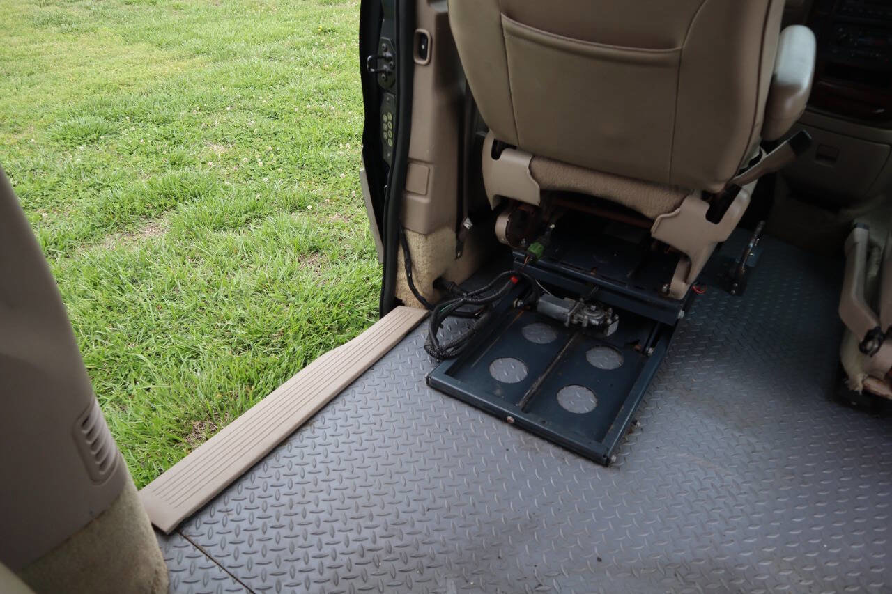 Used 2002 Ford Windstar SEL FWD image 28