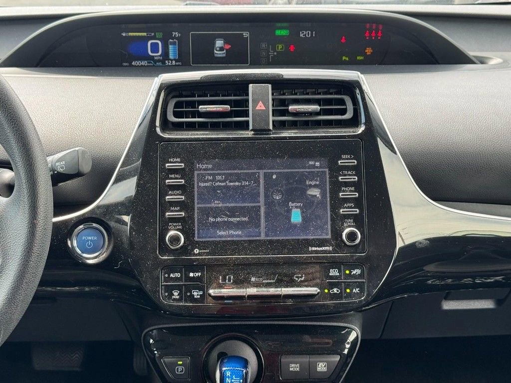 Used 2022 Toyota Prius LE image 12