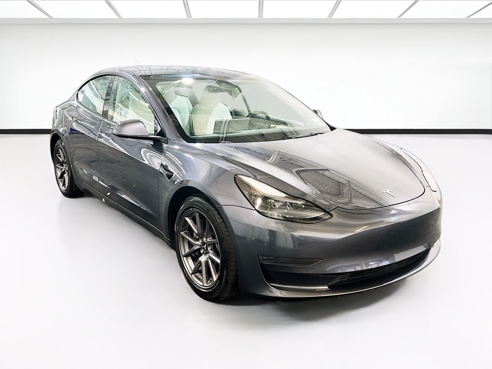 Used 2023 Tesla Model 3 Standard Range RWD image 3