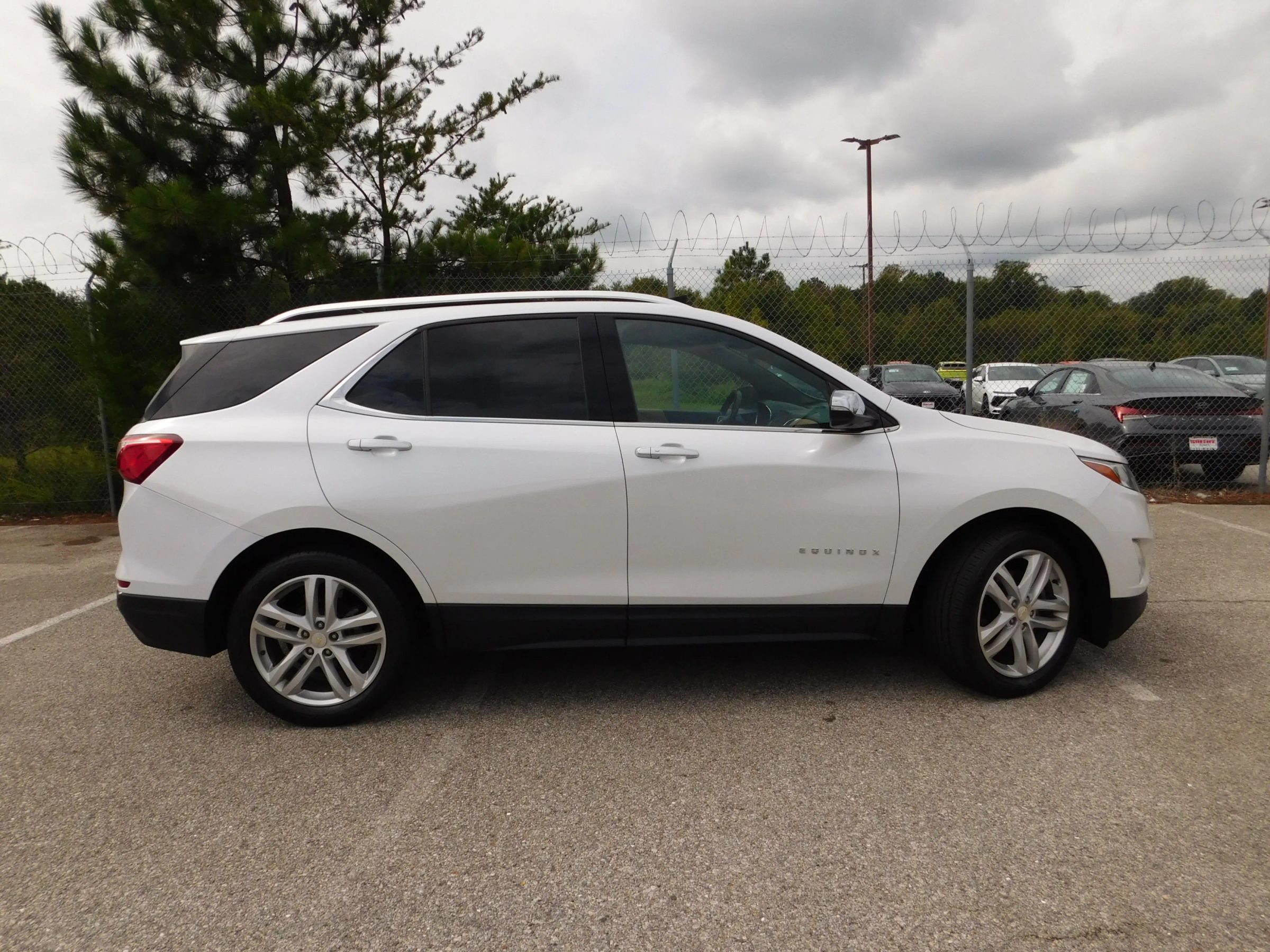 Used 2020 Chevrolet Equinox Premier FWD image 5