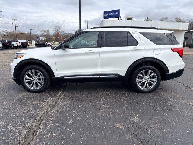 Used 2023 Ford Explorer XLT w/ Equipment Group 202A image 2
