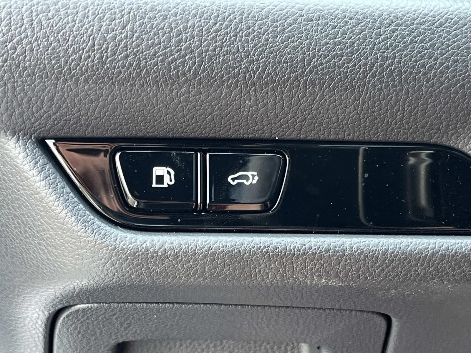 Used 2025 Lexus NX 350h AWD w/ Premium Package image 37