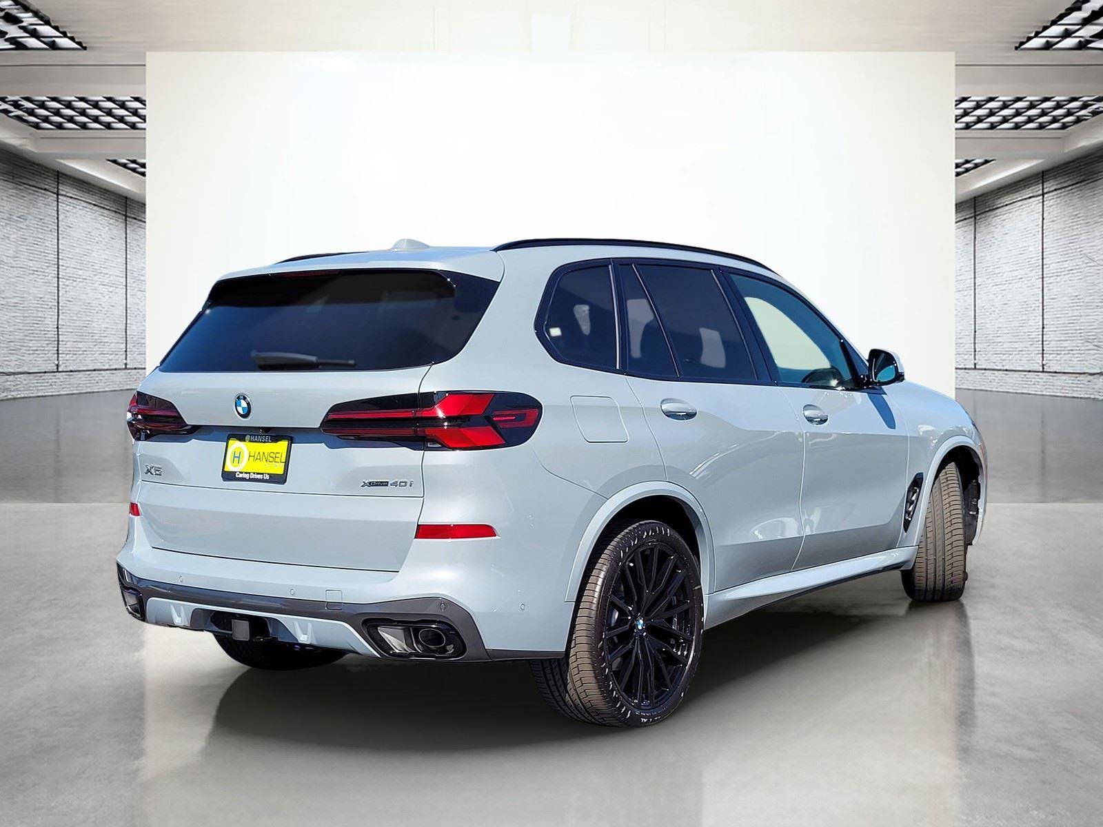New 2026 BMW X5 xDrive40i w/ M Sport Package AWD/4WD image 6