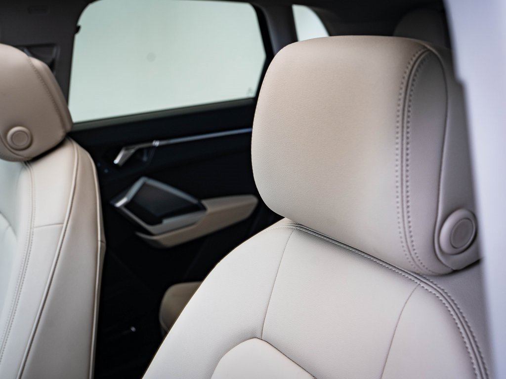 Certified 2025 Audi Q3 2.0T Premium Plus w/ Premium Plus Package image 21