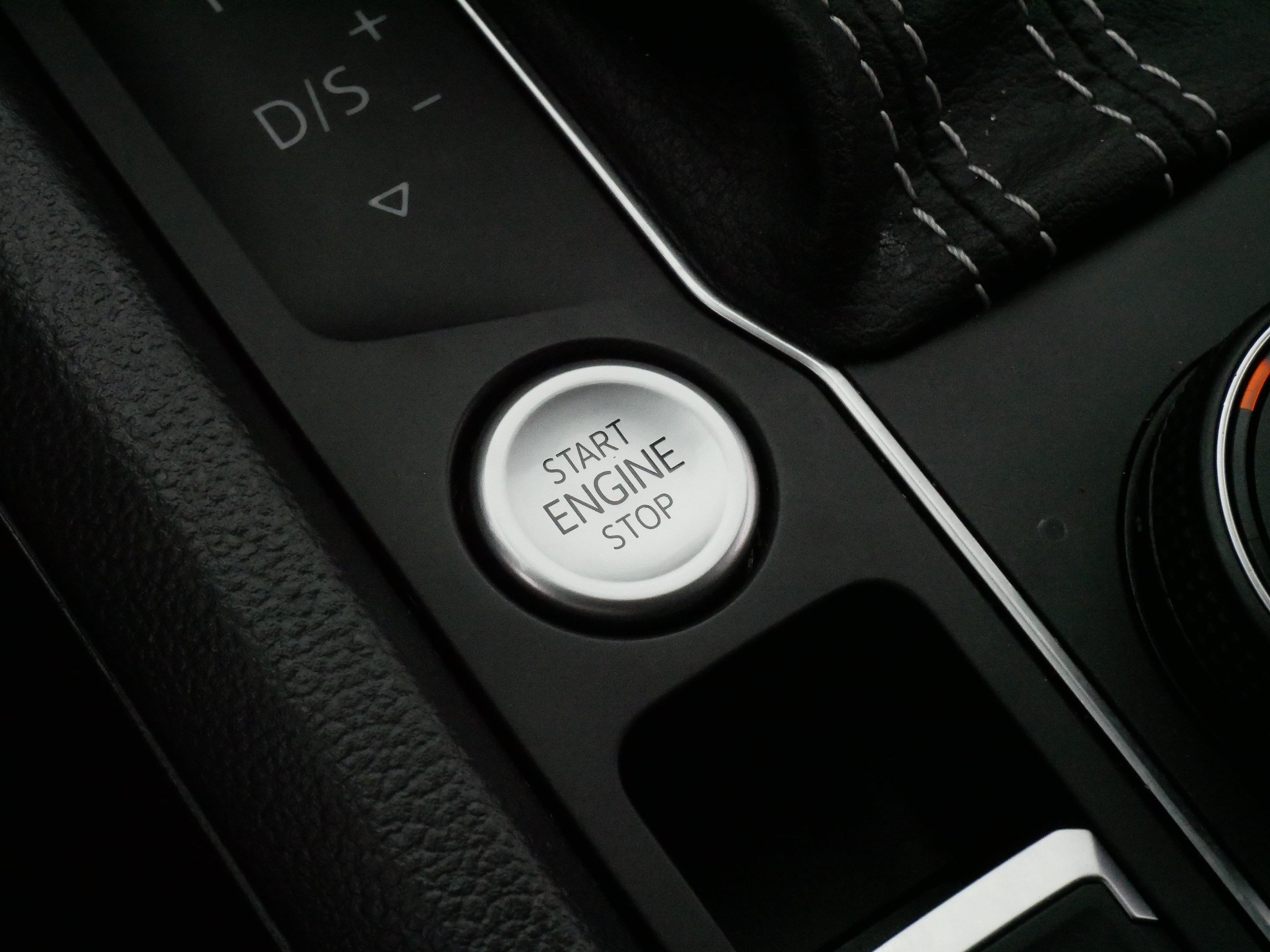 Certified 2023 Volkswagen Atlas SEL AWD/4WD image 28