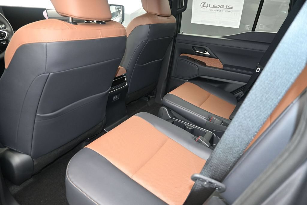 New 2026 Lexus GX 550 w/ Accessory Package (2T) AWD/4WD image 11