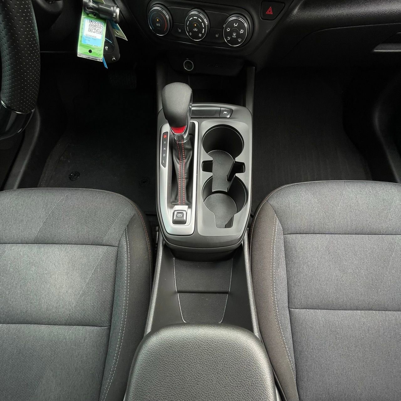 Used 2025 Chevrolet Trax RS w/ Sunroof Package FWD image 19