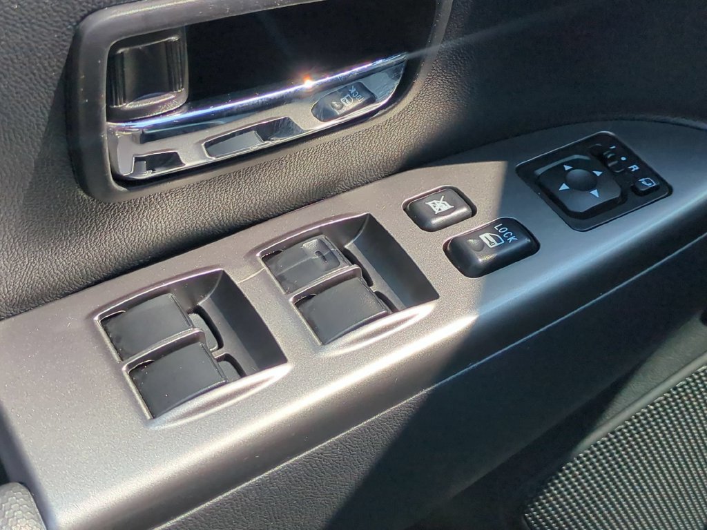 Used 2025 Mitsubishi Outlander Sport SE AWD/4WD image 13