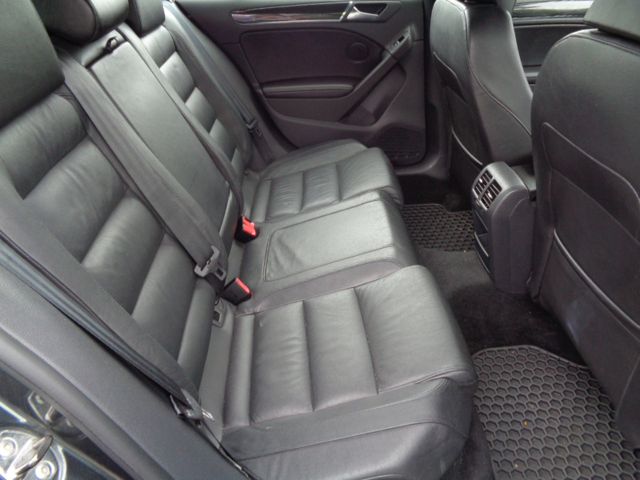 Used 2011 Volkswagen GTI Autobahn image 16