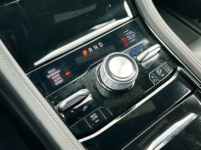 Used 2025 Jeep Grand Cherokee Summit image 17