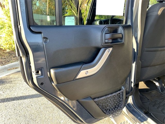 Used 2017 Jeep Wrangler Unlimited Sahara w/ Connectivity Group image 15