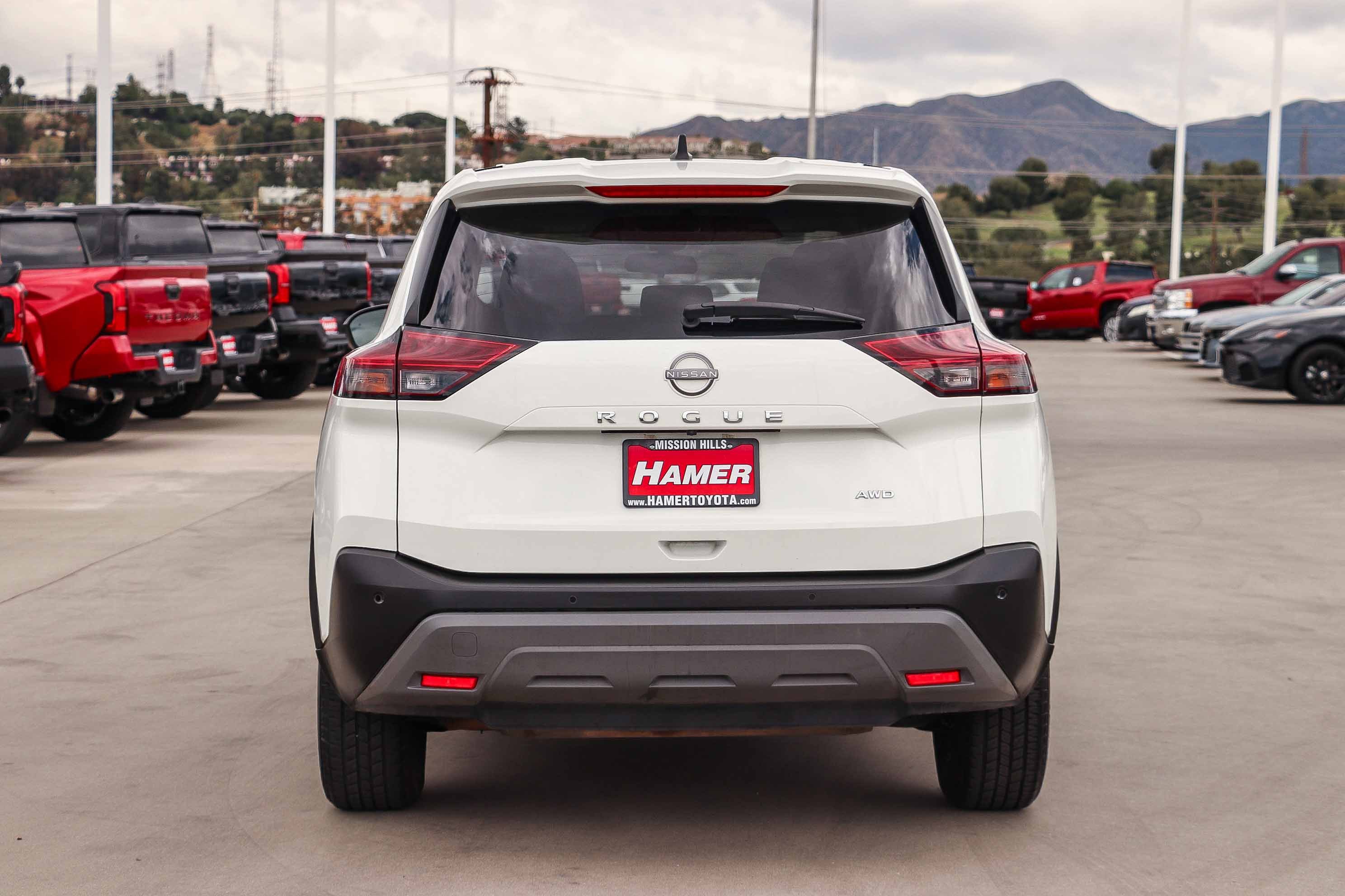 Used 2023 Nissan Rogue S AWD/4WD image 6