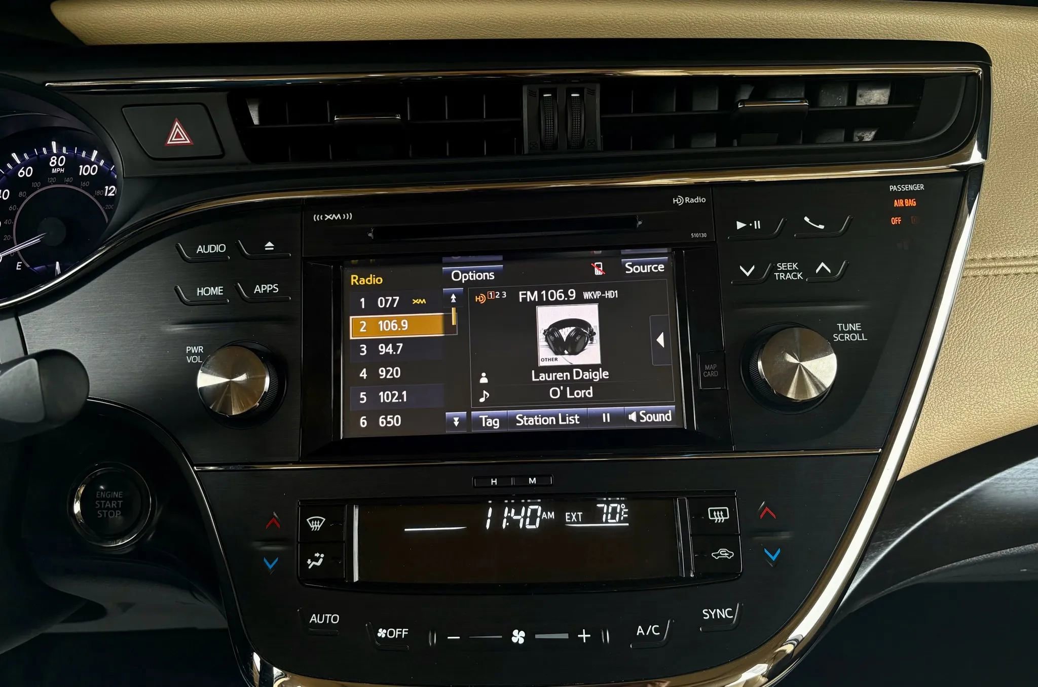 Used 2017 Toyota Avalon XLE Premium image 25