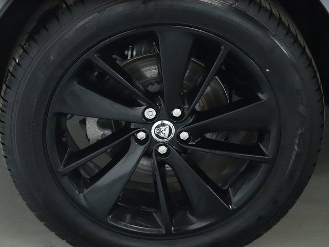 Certified 2025 Jaguar F-PACE R-Dynamic S image 42