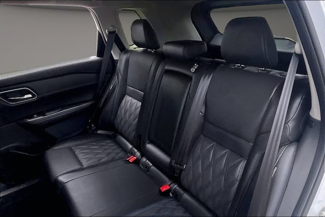 Used 2025 Nissan Rogue Platinum FWD image 24