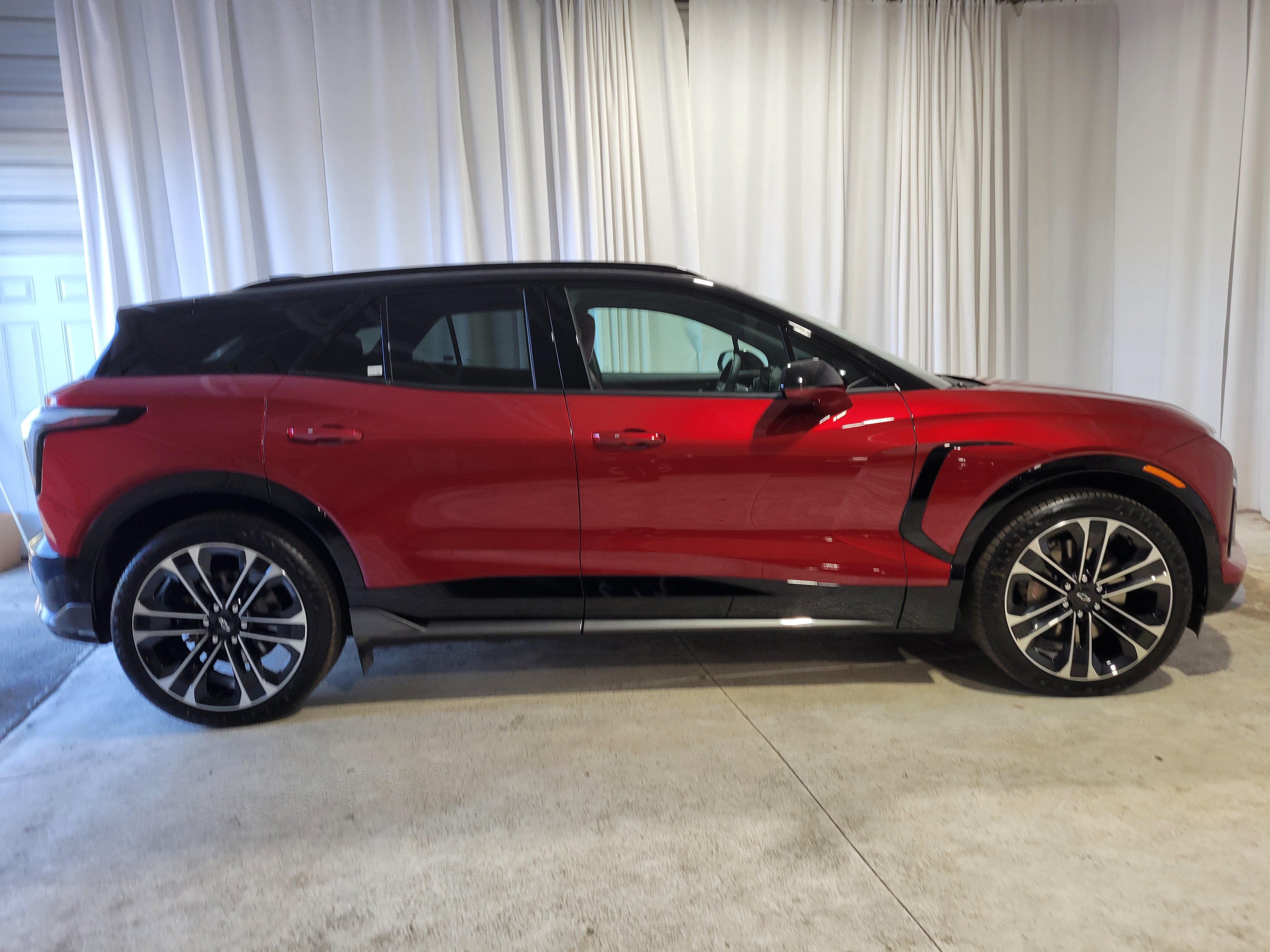 New 2026 Chevrolet Blazer EV SS w/ Performance Package AWD/4WD image 4
