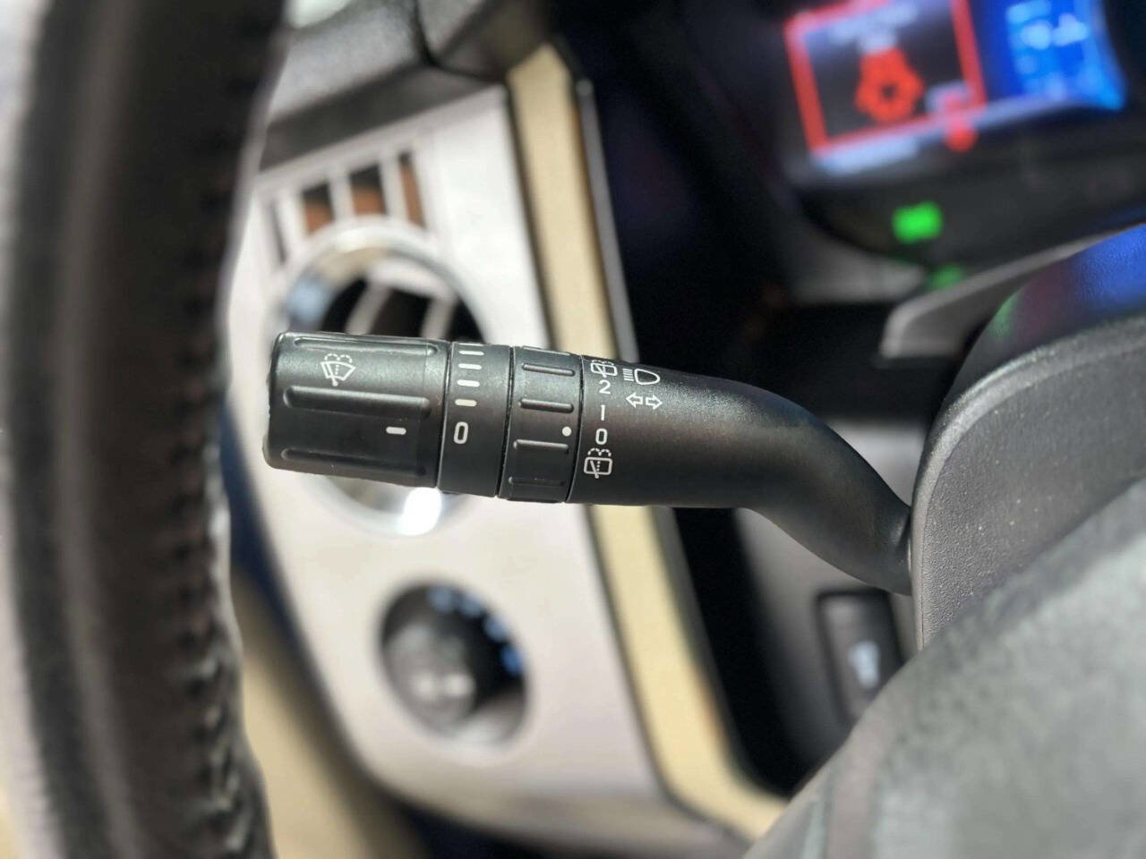 Used 2017 Ford Expedition XLT w/ Equipment Group 202A RWD image 37